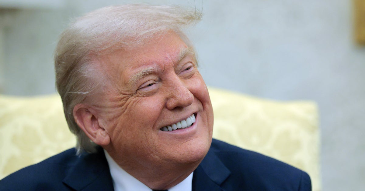 Trump's Website Sells 'Trump 2028' Merchandise Amid Constitutional Controversy