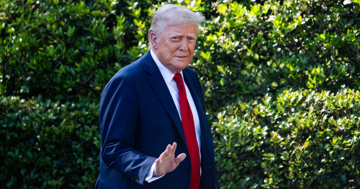 NextImg:U.S. Consumer Confidence Plunges To Lowest In 5 Years Over Tariff Worries
