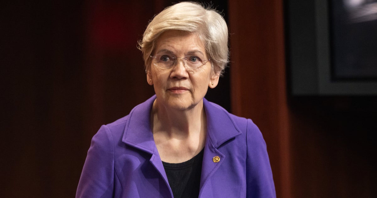 Elizabeth Warren Marks 100 Days Of Trump By Reading Aloud 100 Reports Of His Corruption | HuffPost Latest News