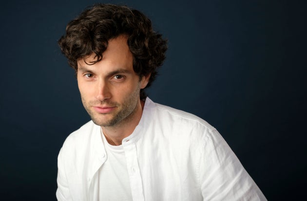 Ο πρωταγωνιστής της σειράς «You», Πεν Μπάντγκλεϊ. (Photo by Chris Pizzello/Invision/AP)