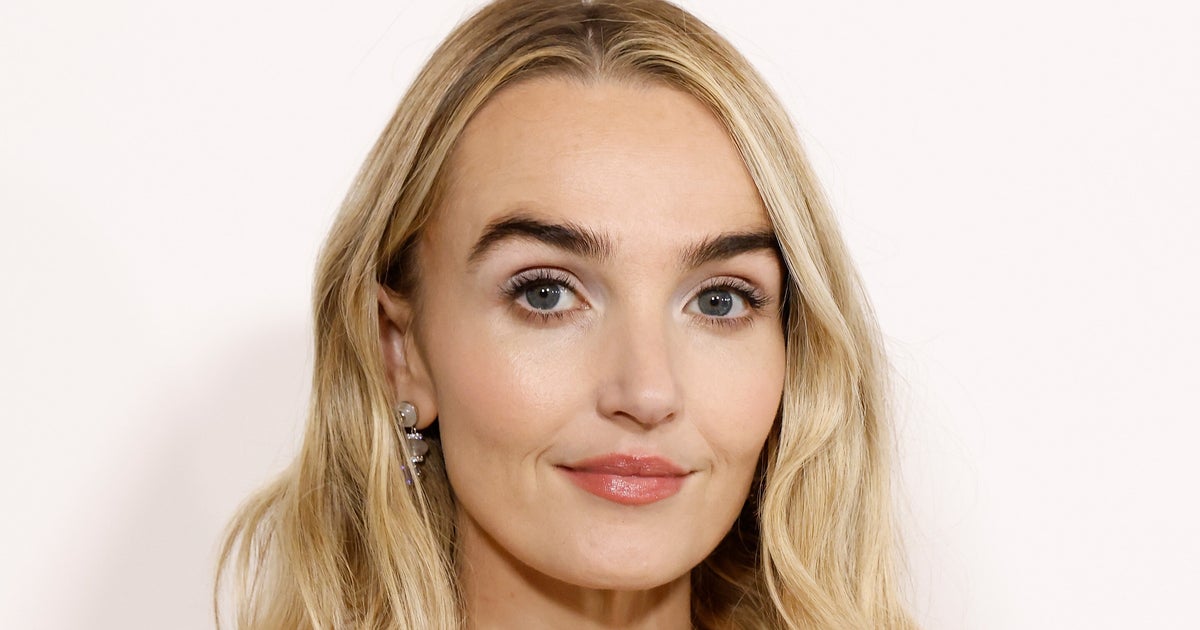 Chloe Fineman Roasts Restaurant For 'Rude' Demi Moore Encounter