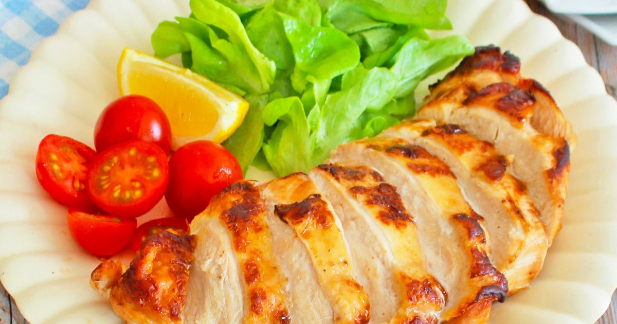 【鶏むね肉は漬けて焼いて!】「冗談ぬきでほっぺた落ちた」冷めてもおいしい鶏むね肉レシピ3選