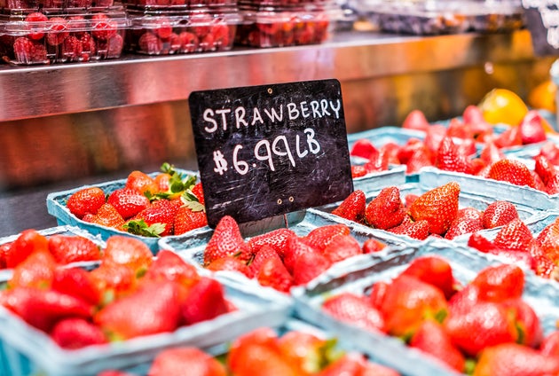 1ポンド当たりの値段が表示されているいちご