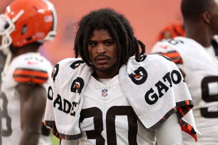 Cleveland Browns linebacker Devin Bush (30) was charged with harassment and misdemeanor simple assault over the weekend after allegedly chasing a woman through his house in suburban Pittsburgh and smashing her cellphone.(AP Photo/Kirk Irwin)