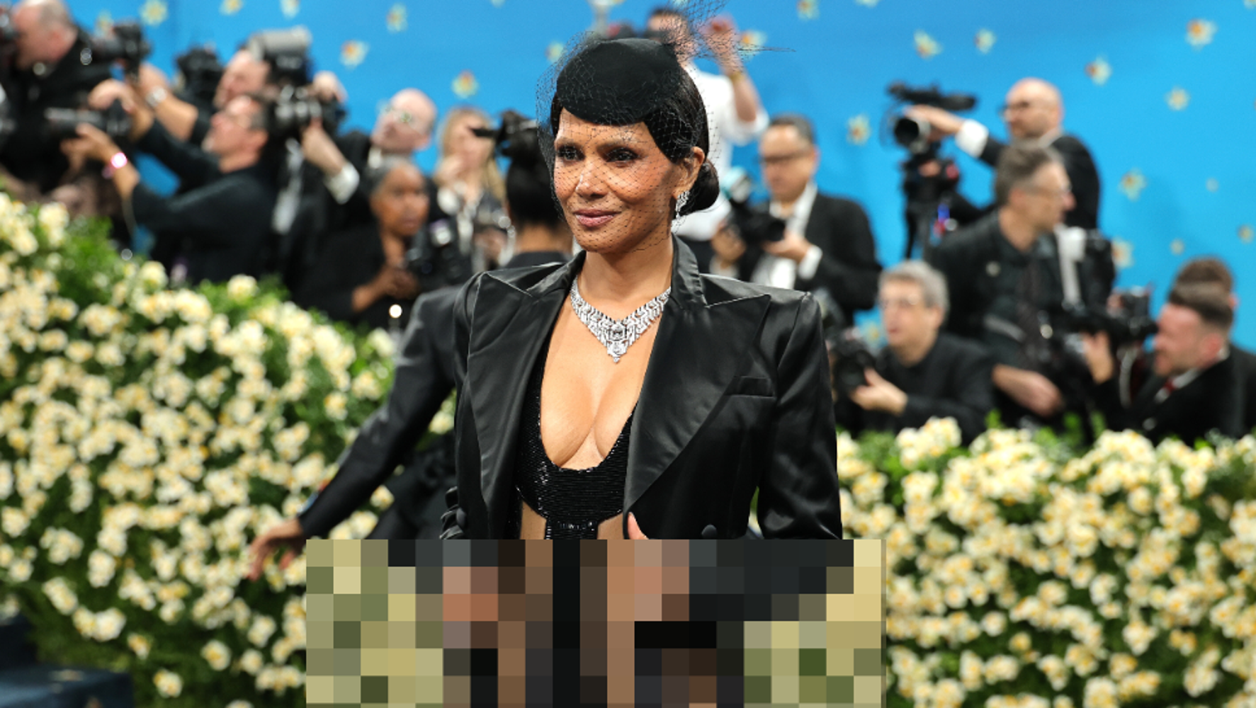 Halle Berry's Daring Sheer Dress Exposes Crotch Area — And Social Media Is Perplexed | HuffPost Entertainment
