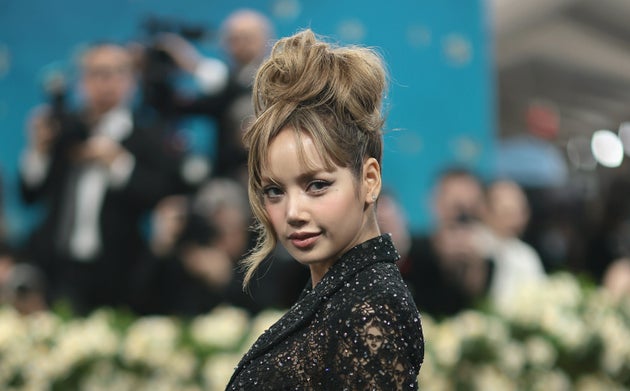 ニューヨークのメトロポリタン美術館で開催されたメットガラに参加したBLACKPINKのリサさん（2025年5月5日）