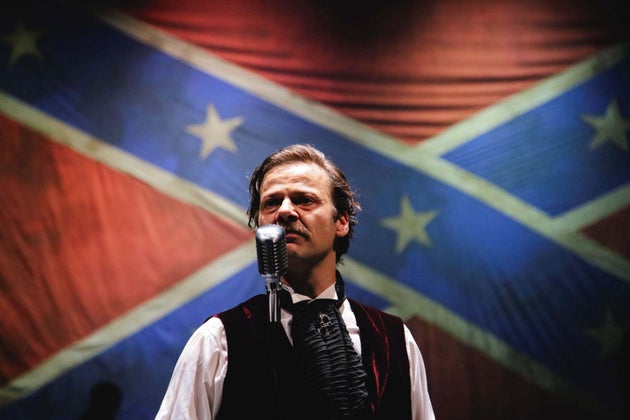 Ορέστης Τζιόβας, «Όσα παίρνει ο άνεμος».