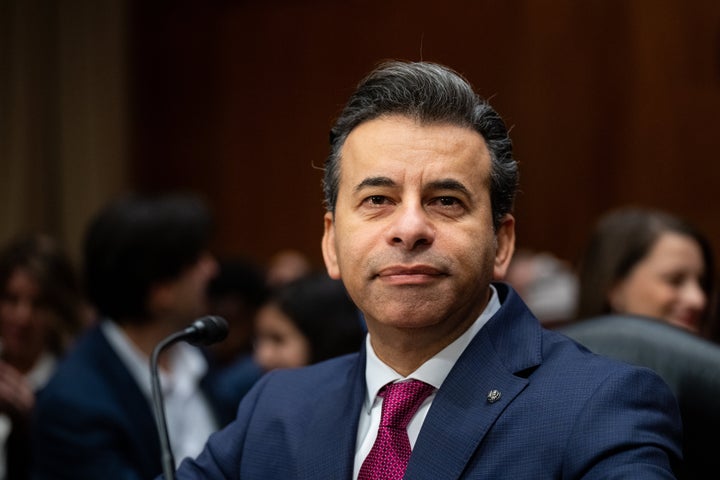 O Dr. Marty Makary é visto durante sua audiência de confirmação no Senado em Washington em março.