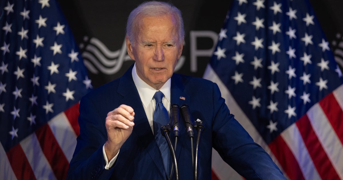 CNN Anchor John Berman Is Caught Making Face At Biden Remark And His Next Move Is Surprising