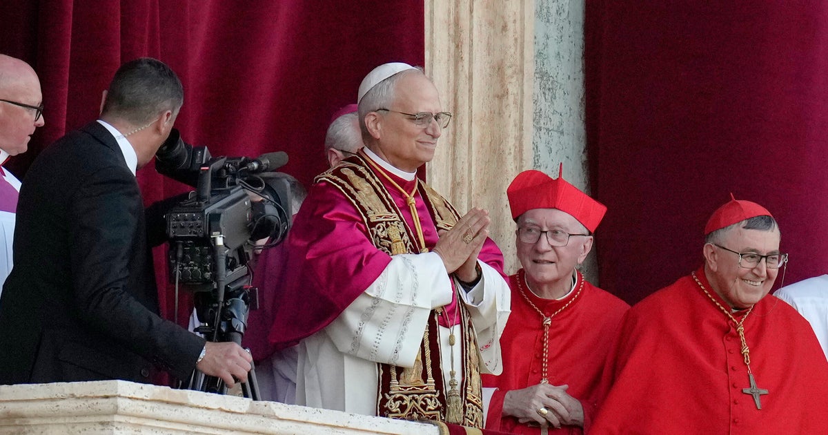 新ローマ教皇レオ14世、LGBTQ+の権利をどう扱う?前任フランシスコ教皇との違いに注目