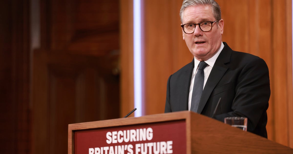'Incredibly Depressing': Starmer Dubbed 'A Pound Shop Farage' Over Immigration Crackdown