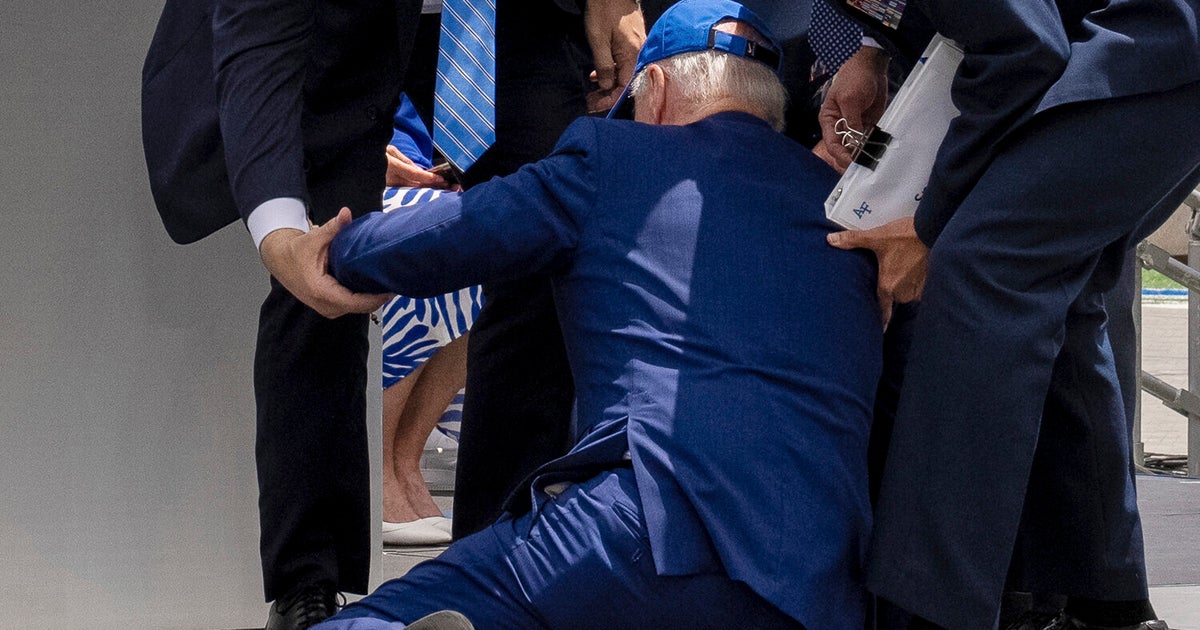 https://img.huffingtonpost.com/asset/682332ae1600002700227607.jpeg?cache=hm3yGiZewr&ops=1200_630