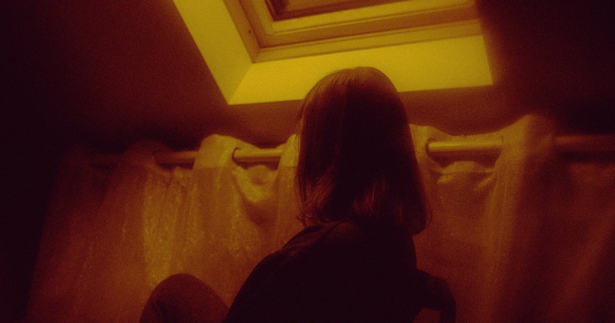 The 15-Minute Habits A Sleep Expert Uses To Calm 3AM Thoughts