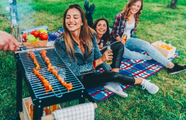 Το τέλειο μπάρμπεκιου στον κήπο δεν είναι απλή υπόθεση. Πρέπει να έχουμε τα μάτια μας δεκατέσσερα. 
