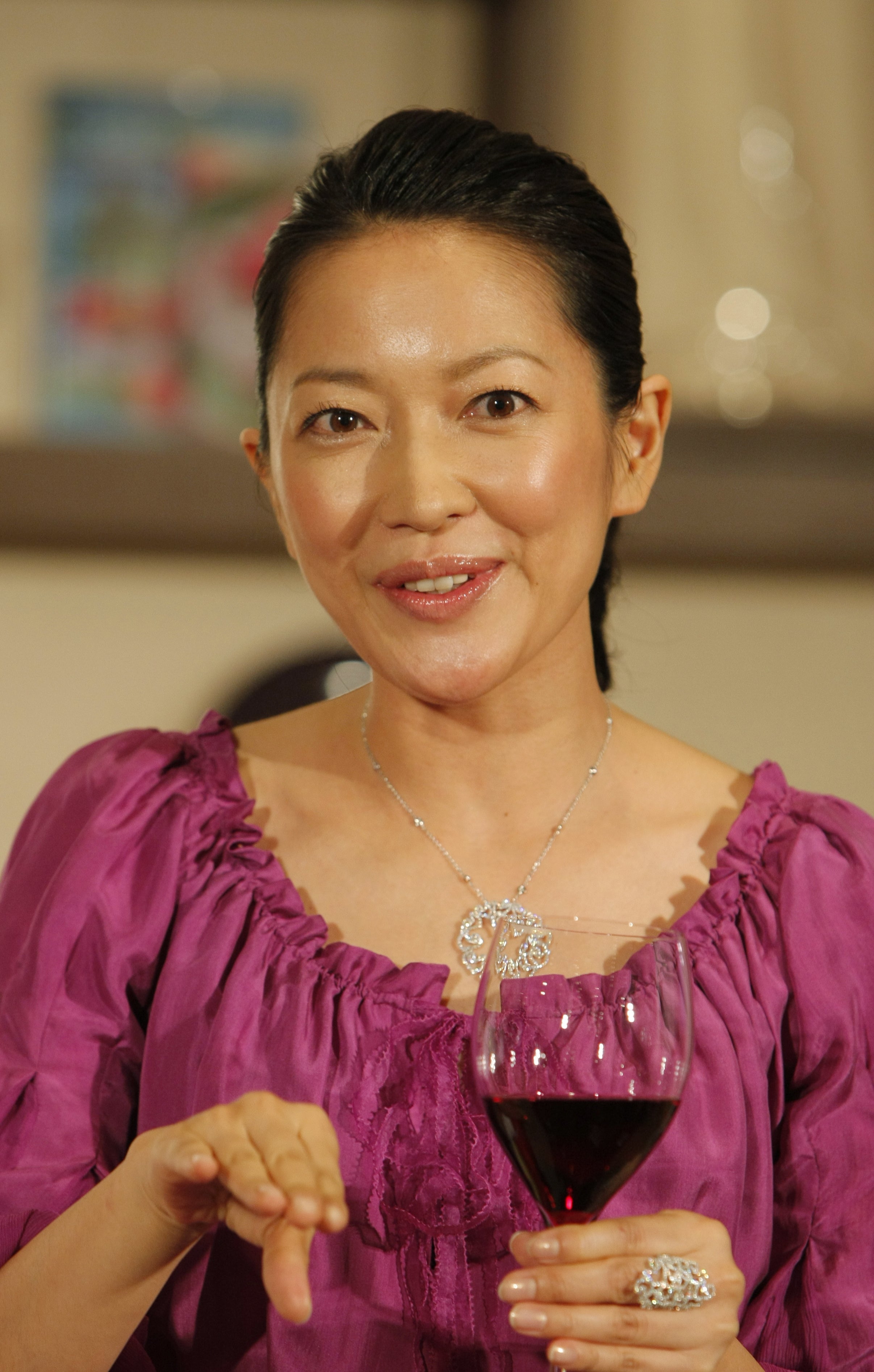 羽田美智子、“必ず褒められる手土産”は東京・大岡山の人気『揚げパン』。プリンのような食感で「全世代が喜ぶ」