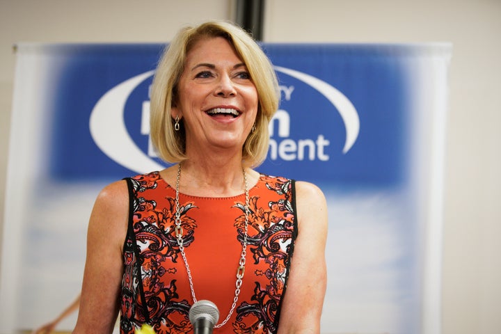Arquivo - O prefeito de Omaha, Jean Stothert, fala durante uma entrevista coletiva no Departamento de Saúde do Condado de Douglas em Omaha, Nebraska, sexta -feira, 31 de julho de 2020. (AP Photo/Nati Harnik, arquivo)