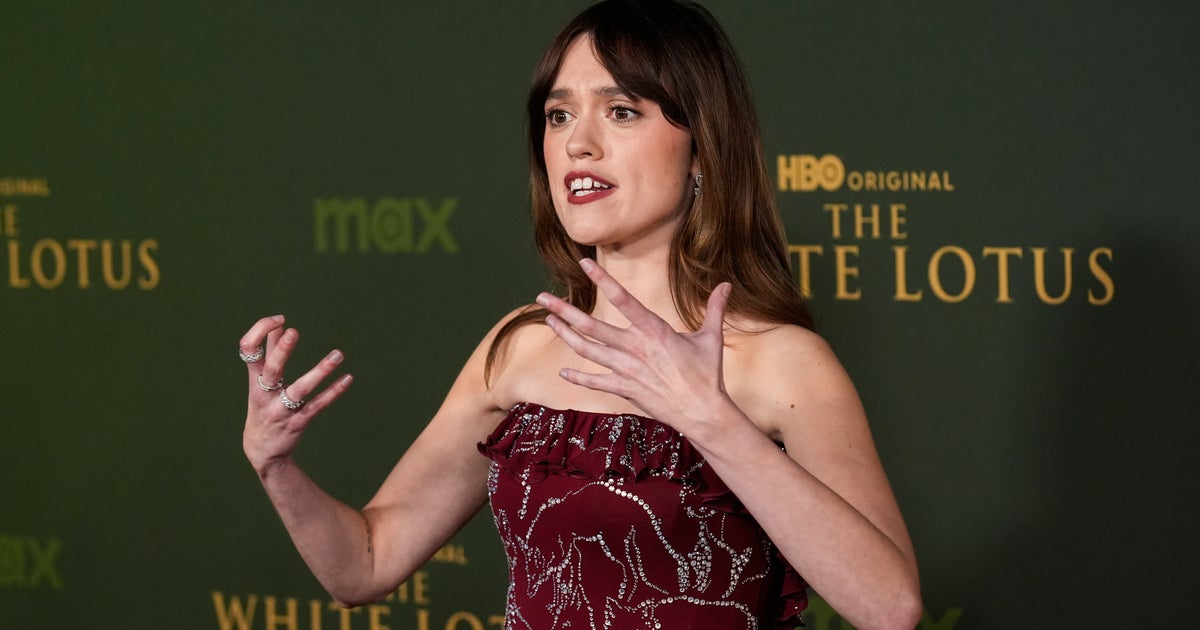 Aimee Lou Wood And Angelina Jolie To Star In New Comedy Heist | HuffPost UK Entertainment Aimee Lou Wood And Angelina Jolie To Star In New Comedy Heist | HuffPost UK Entertainment
