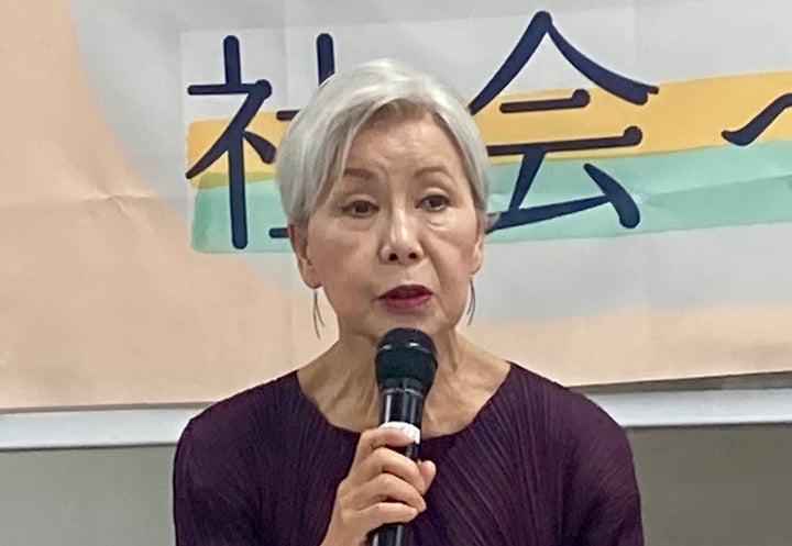 報告会で話す法政大学名誉教授で元総長の田中優子さん(2025年5月15日)