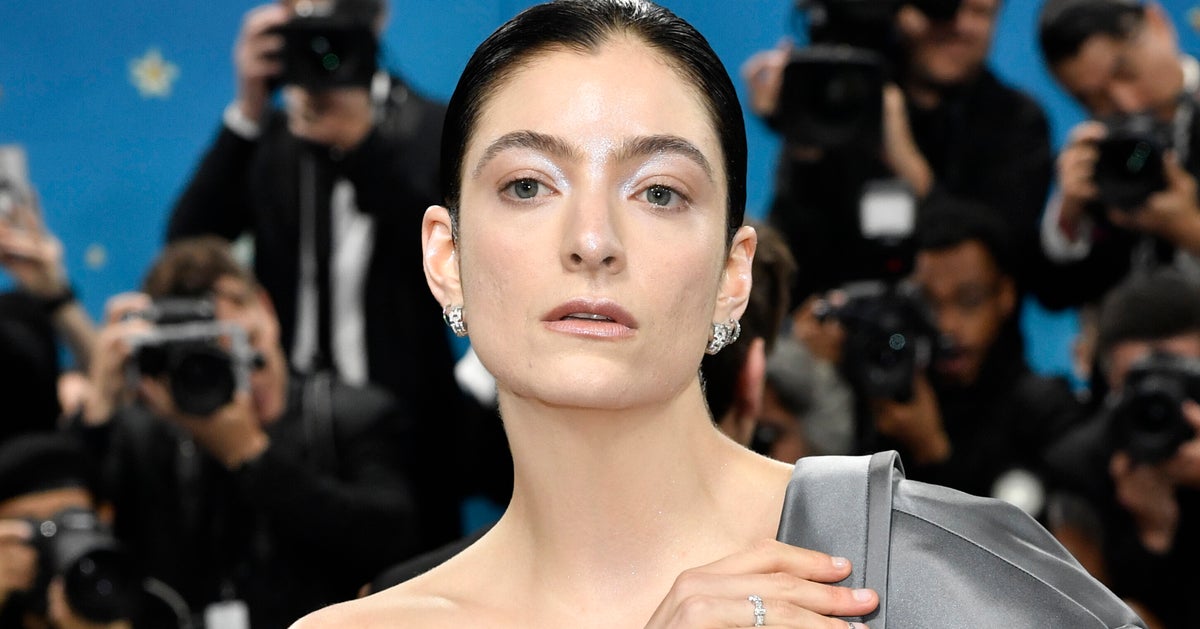 Lorde Makes Candid Comments About Her Gender Identity And Feeling Somewhere 'In The Middle'