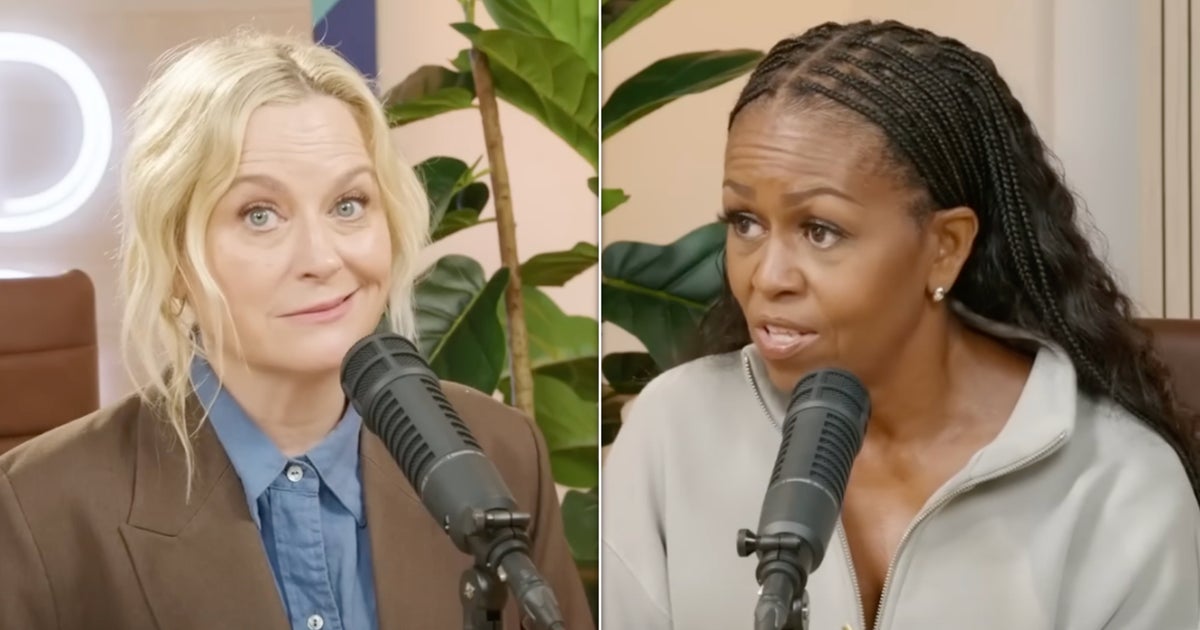 Michelle Obama and Amy Poehler Dunk On Ellen DeGeneres For Past Stunt