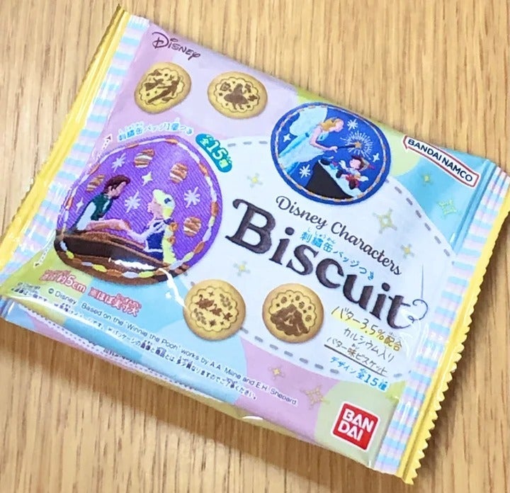 ディズニー】売り切れ続出した大人気の刺繍缶バッジビスケット