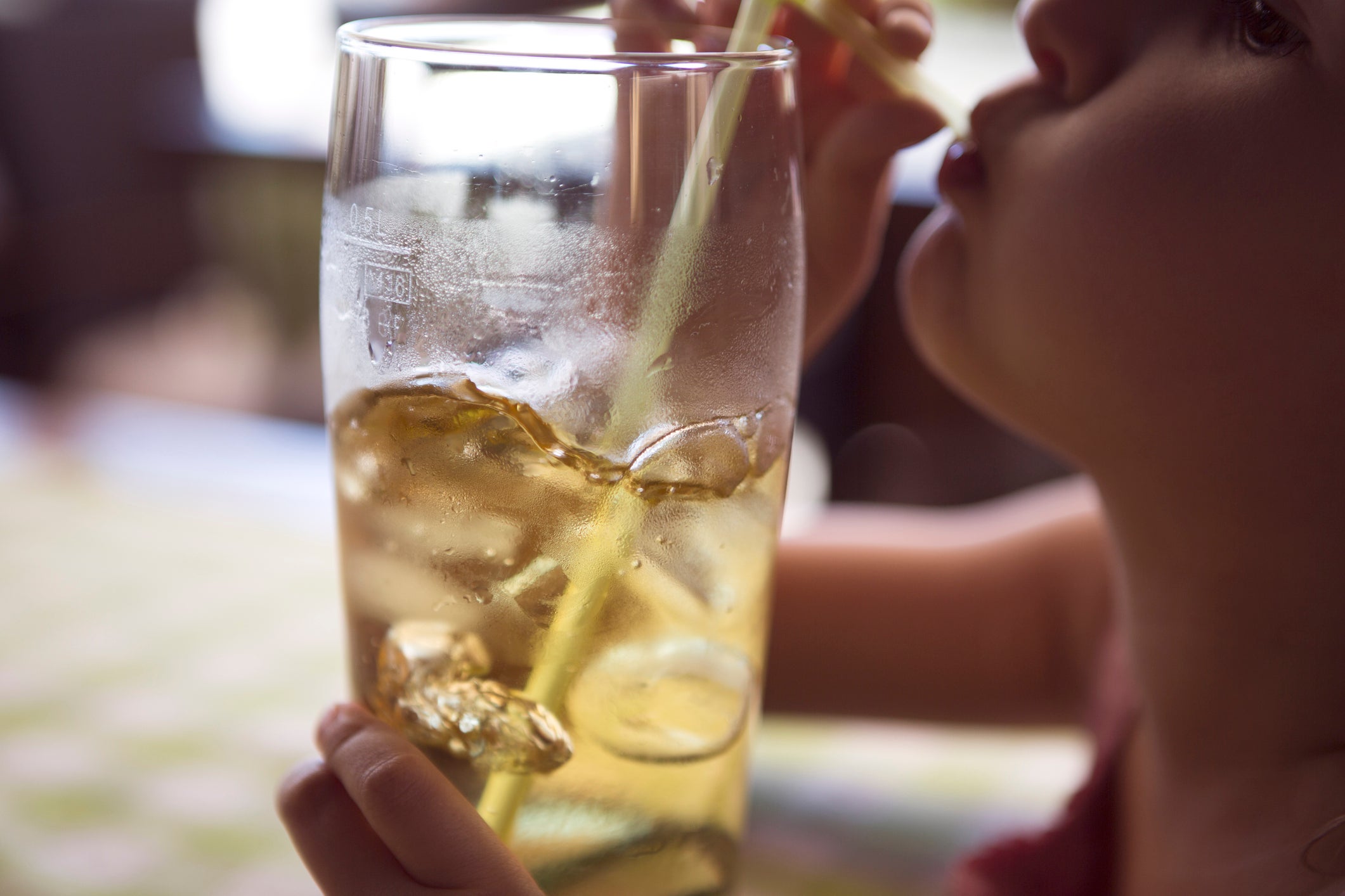 Paediatrician Uses DIY Experiment To Warn Of Ice Cube Danger For Kids