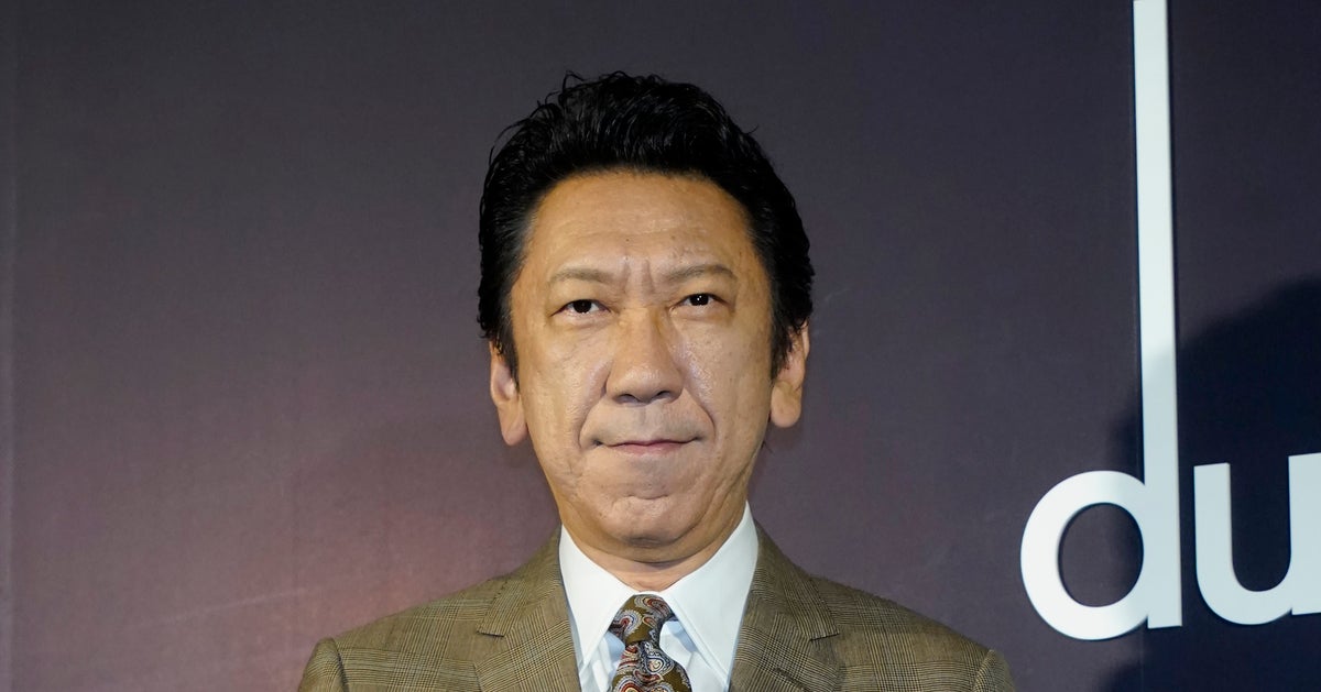 布袋寅泰、群馬・高崎の新幹線ホームで「ただいま」⇒自身作曲の“発車メロディ”を聴く様子に「胸熱です!」の声