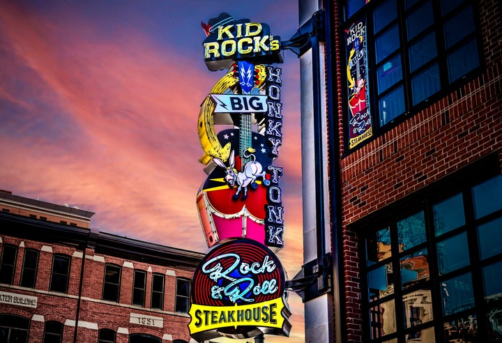 O Big Ass Honky Rock N 'Roll Steakhouse de Kid Rock é visto em Nashville, Tennessee.