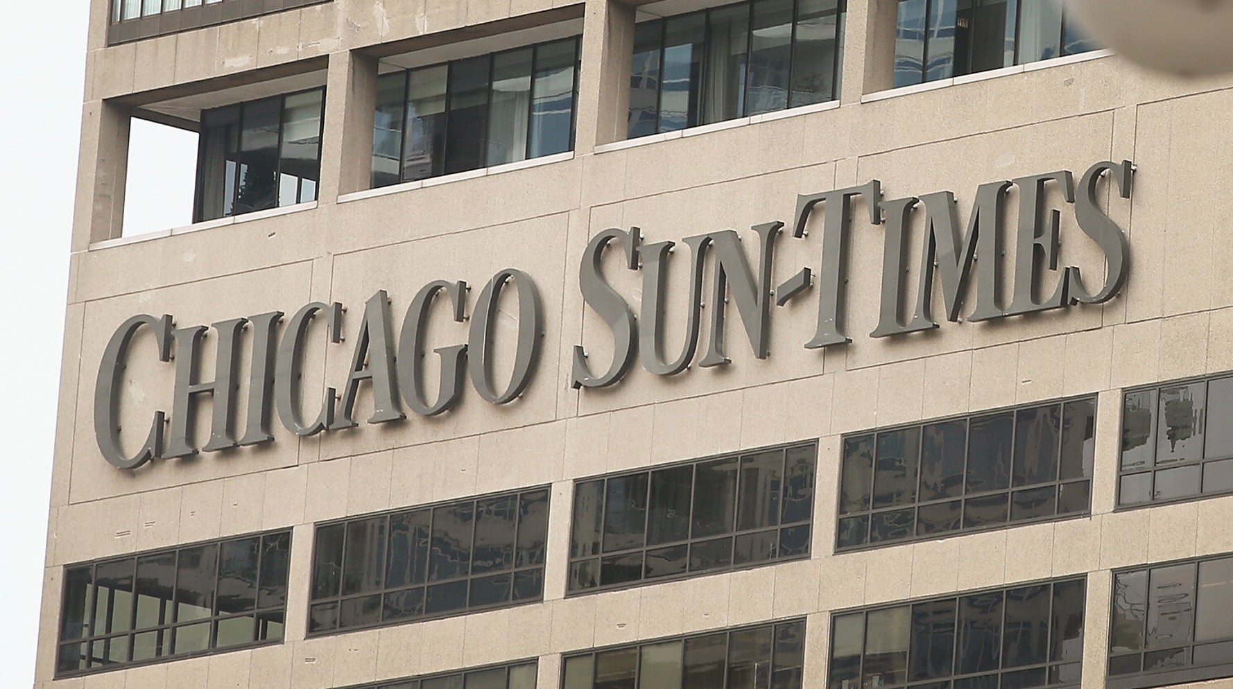 Feature Image for interests on Artificial Intelligence, Chicago, Chicago Sun Times, Energy from huffpost.com