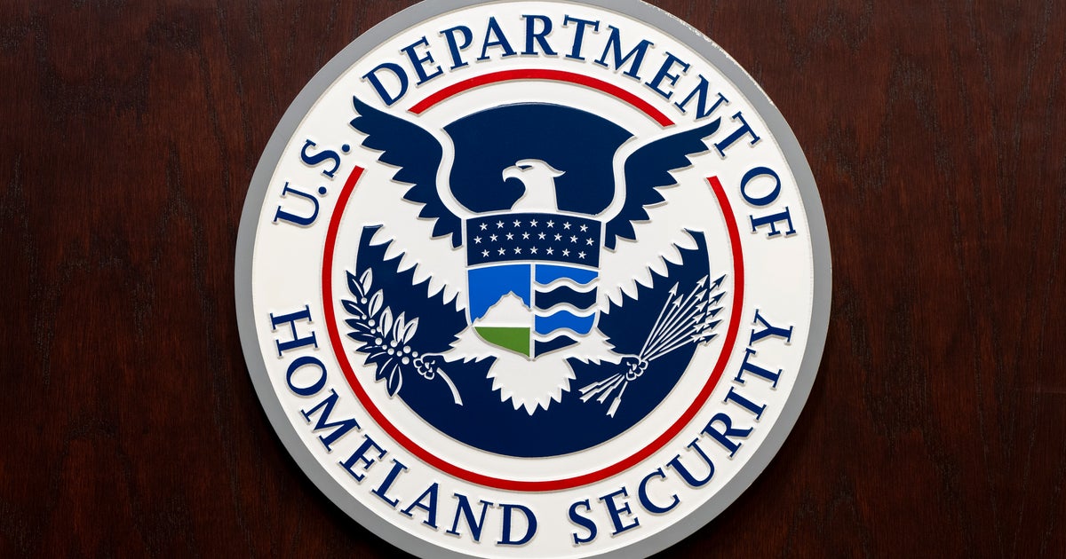https://img.huffingtonpost.com/asset/682cef79190000260028dd72.jpeg?cache=9PqmQY5ZIs&ops=1200_630