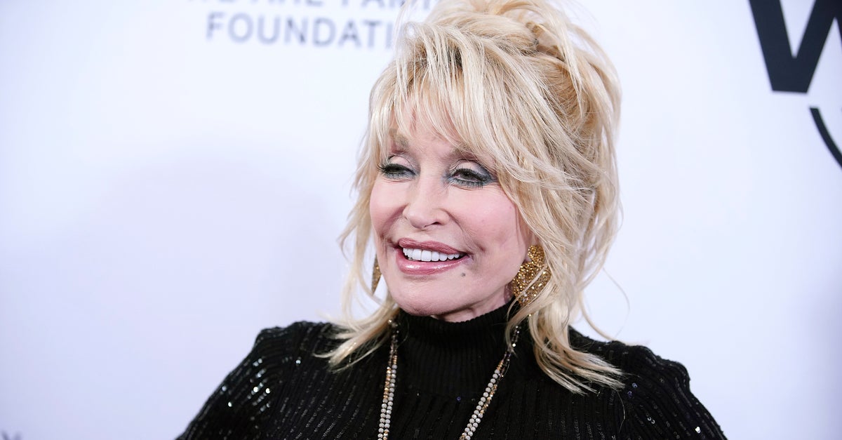 Dolly Parton Reveals She’s Going To ‘Rub Elbows With The Royalty’ This Fall