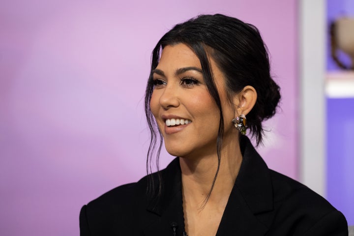 Kourtney Kardashian’s ‘Dated’ College Feedback Reveal Simply How Disconnected She Is – The Boston Courier Kourtney Kardashian’s ‘Dated’ College Feedback Reveal Simply How Disconnected She Is – The Boston Courier