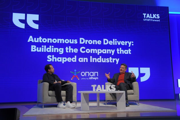 Ο Ανδρέας Ραπτόπουλος, Ιδρυτής και CEO της Matternet στο fireside chat με τον Απόστολο Κουμαρίνο, Ιδρυτή των theSPEAKERS