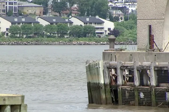 Explosion on the Hudson