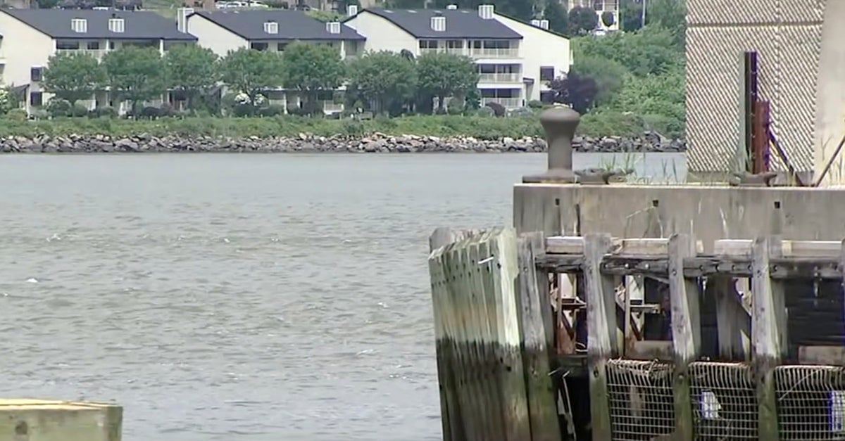 1 Dead In New York Sewage-Boat Explosion On Hudson River