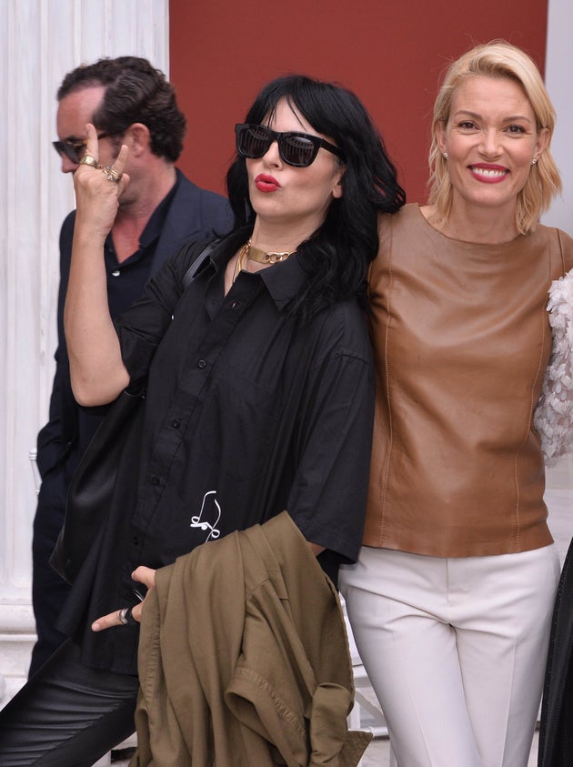 Η Ζενεβιέβ Μαζαρί και η Βίκυ Καγιά.