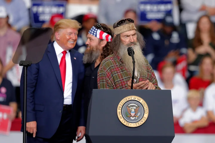 Phil Robertson, ‘Duck Dynasty’ Star Who Spread Homophobic Hate, Dead At 79 (huffpost.com)