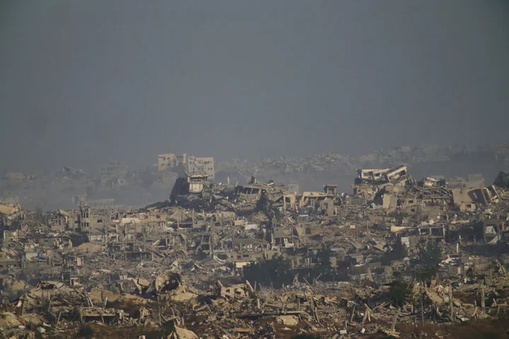 Israeli Strikes Kill 52 In Gaza, Including 36 In A School-Turned Shelter, Medics Say (huffpost.com)