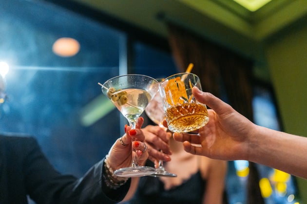 «Όσο περισσότερη αιθανόλη περιέχει το ποτό μας, τόσο πιο επιβλαβές είναι»