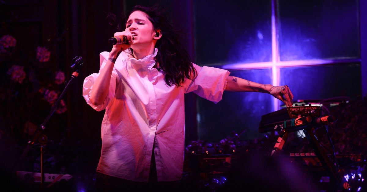 Grimes Pulls Out Of World Pride Performance Due To Family Issues(00)