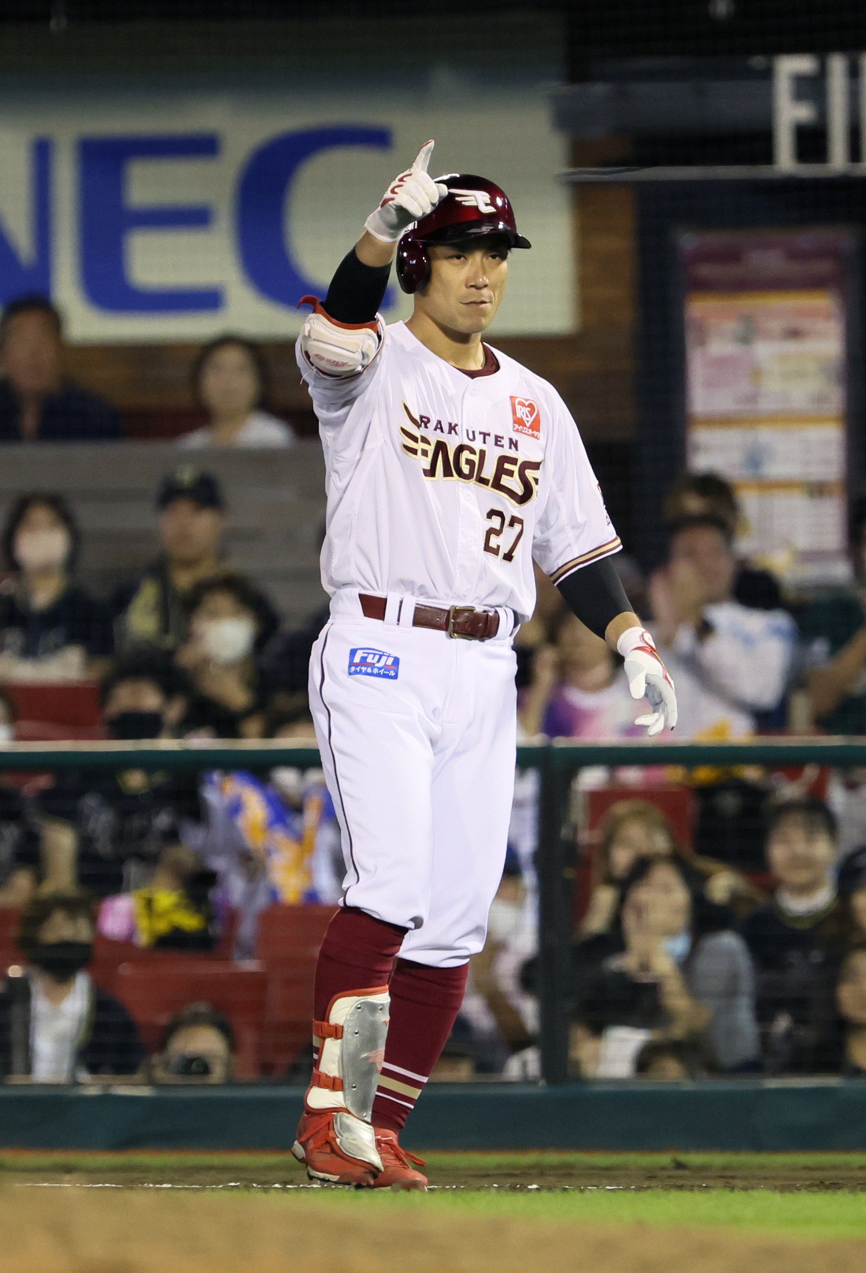 東北楽天イーグルスの岡島豪郎選手が、背番号が４であった時の希少な8号大判色紙額付 東北イーグルスの岡島豪郎選手が、背番号が4であった時の希少な