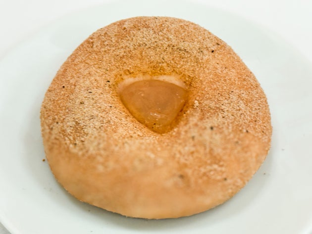 ハイブリッド和スイーツ「黒糖＆わらびもち」（テイクアウト 税込226円／イートイン 税込231円）