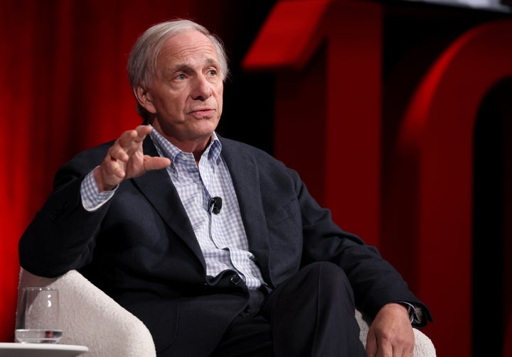 Ray Dalio warned in his new book that the current debt of $ 36 billion in the United States is the biggest problem in the country.