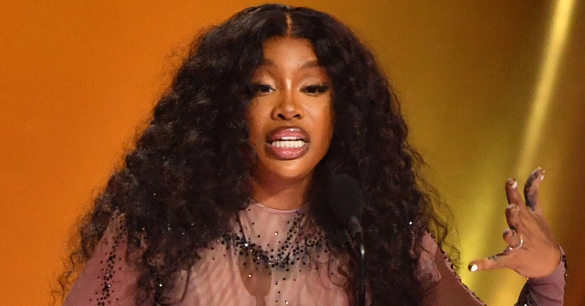 SZA Storms Off After Being Hit With Bracelet At Meet-And-Greet