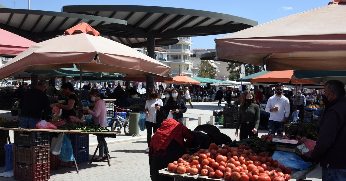Λαϊκές αγορές βράδυ και σε ομοιόμορφα κιόσκια