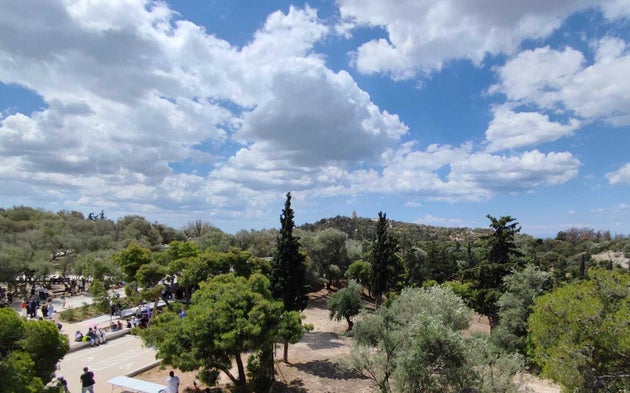 Το πλάτωμα και η Δυτική Κλιτύς.