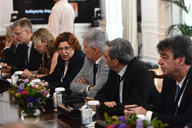 Στιγμιότυπο από τη συνάντηση του πρωθυπουργού, Κυριάκου Μητσοτάκη με τους πρυτάνεις των πανεπιστήμιων.