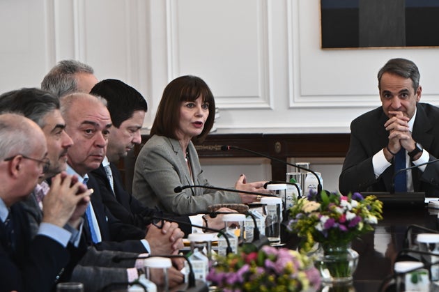 Στιγμιότυπο από τη συνάντηση του πρωθυπουργού, Κυριάκου Μητσοτάκη με τους πρυτάνεις των πανεπιστήμιων.