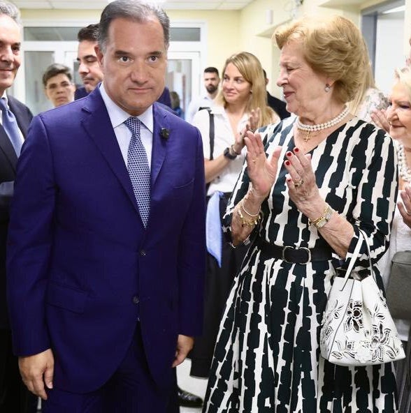 Τον Νικόλαο Ντε Γκρες συνόδευε η σύζυγός του Χρυσή Βαρδινογιάννη.