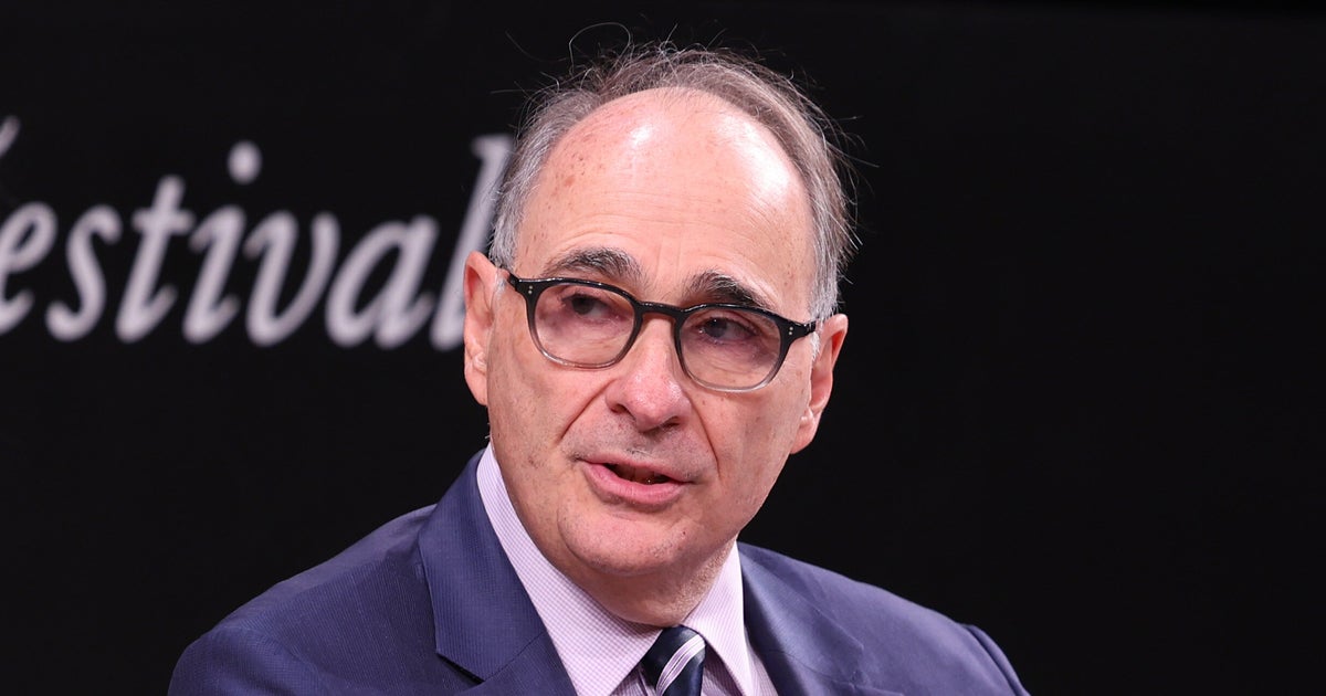 Ex-Obama Adviser Knocks Joni Ernst's Town Hall Fumble In 1 Blunt Takedown